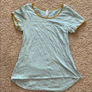 LulaRoe Classic Tee EUC